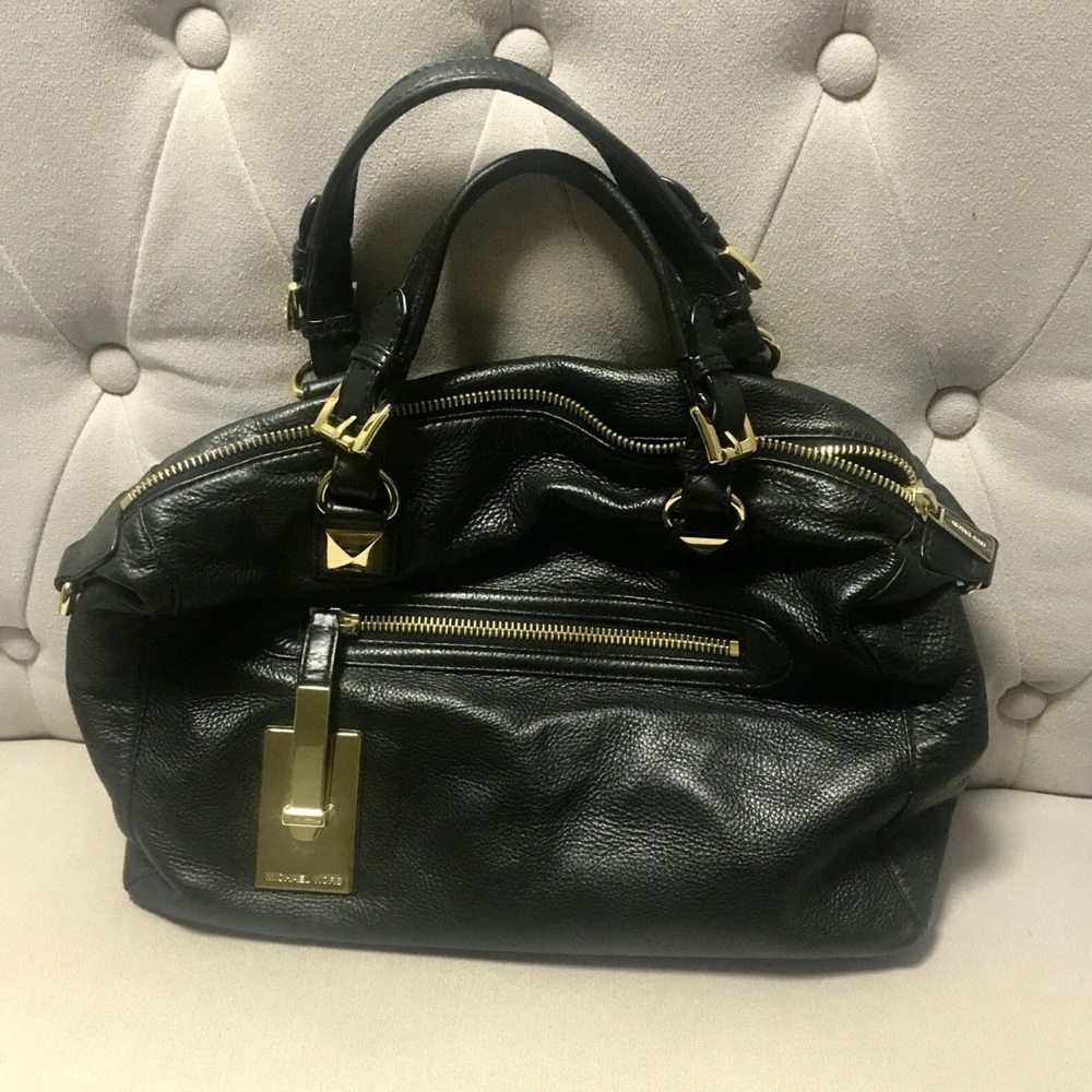 Michael Kors Black Leather Shoulder Bag with Gold Hardware - Picture 2 of 6
